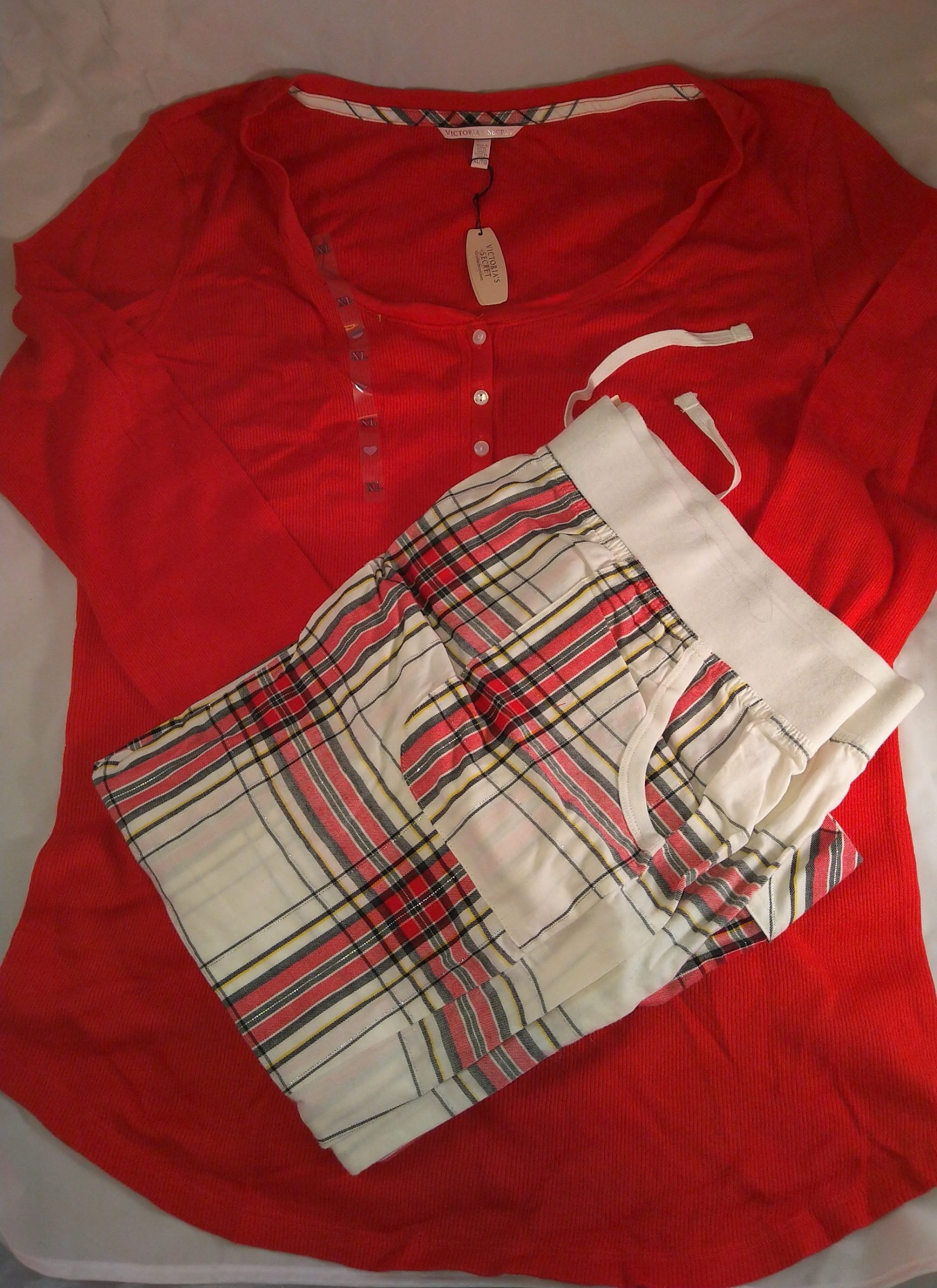 dreamer henley red white plaid