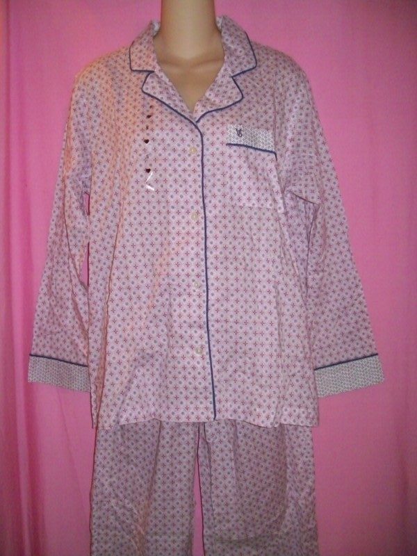 Victorias_Secret_Mayfair_Sleepwear_Pajamas_Hugs_Kisses