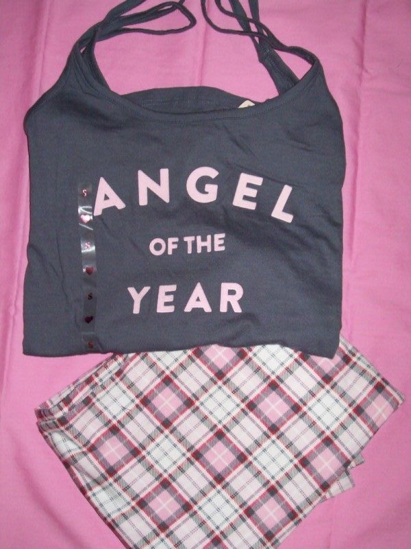 Victorias_Secret_Pillowtalk_Sleepwear_Angel