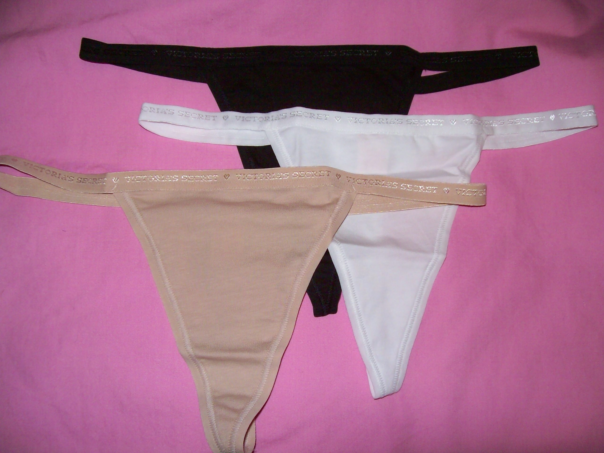 Cotton Signature V-String Panty Lots